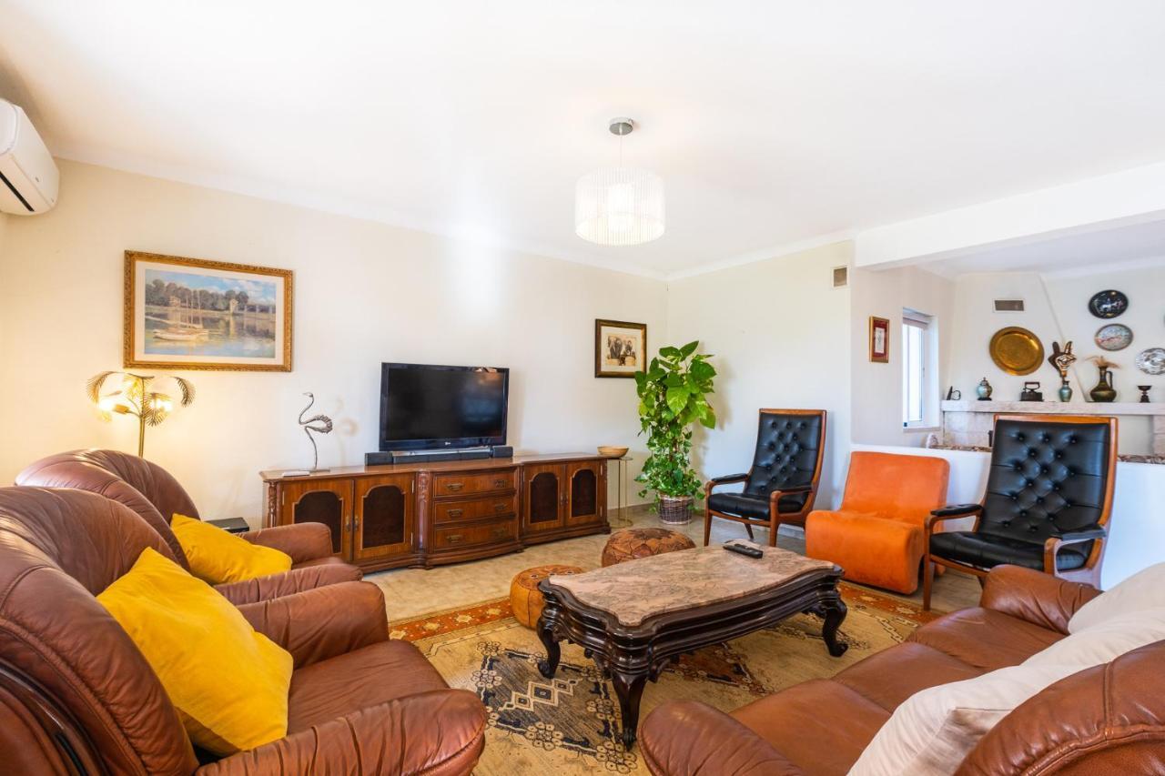 Villa Estrelicia - Pool - Free Wi-Fi - New In Booking 楼尔 外观 照片